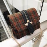 Túi hộp vải họa tiết caro dây xích đeo chéo neo bag