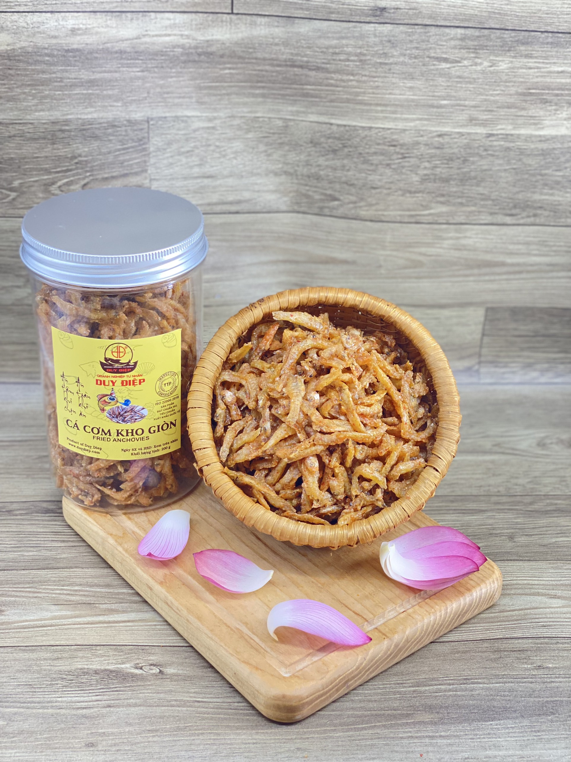 DUY ĐIỆP cá cơm kho giòn 200g, ĐÓNG HỘP ĂN LIỀN THƯỢNG HẠNG , ăn vặt, cá khô tẩm siêu ngon, đặc sản VIỆT NAM, món ngon miền Tây.