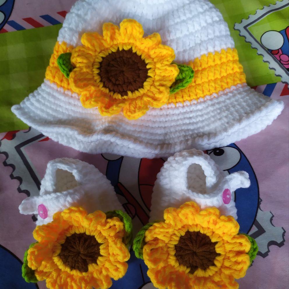 Set giày và mũ len cho bé 0-12 tháng Hoa hướng dương