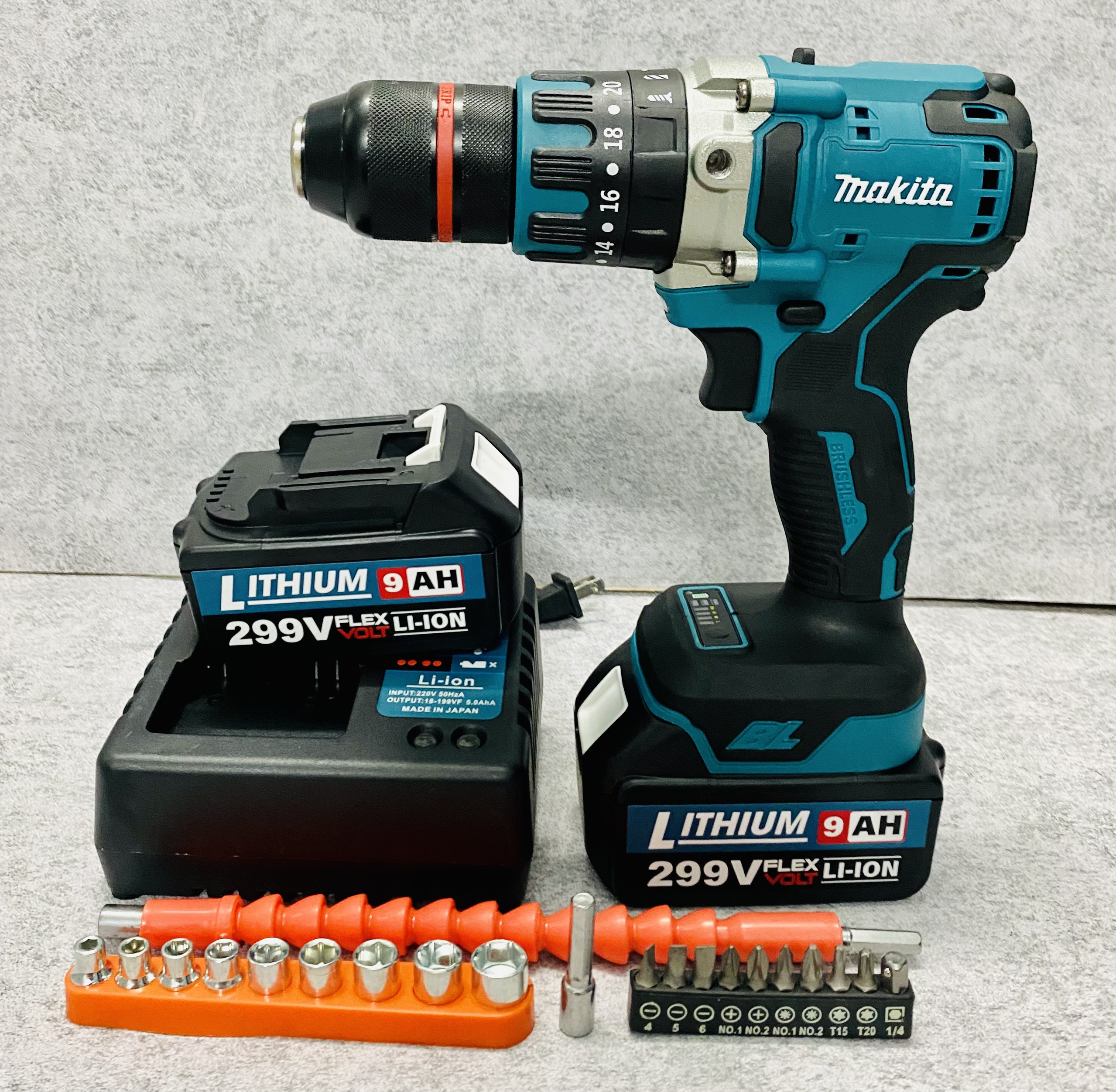 Máy khoan bê tông dùng pin 299V Makita loại 3 chức năng / Động cơ không chổi than siêu khỏe / Tặng kèm bộ phụ kiện 20 chi tiết