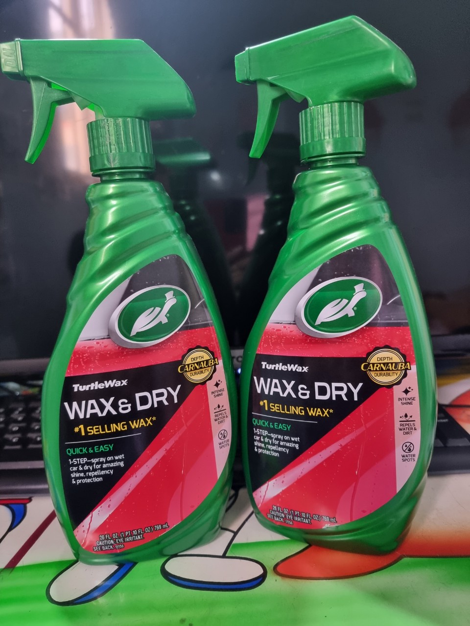 Chai xịt đánh bóng sơn nhanh Turtle Wax & Dry 769ml - mẫu mới siêu bóng, dùng được khi xe ướt, tiết kiệm thời gian
