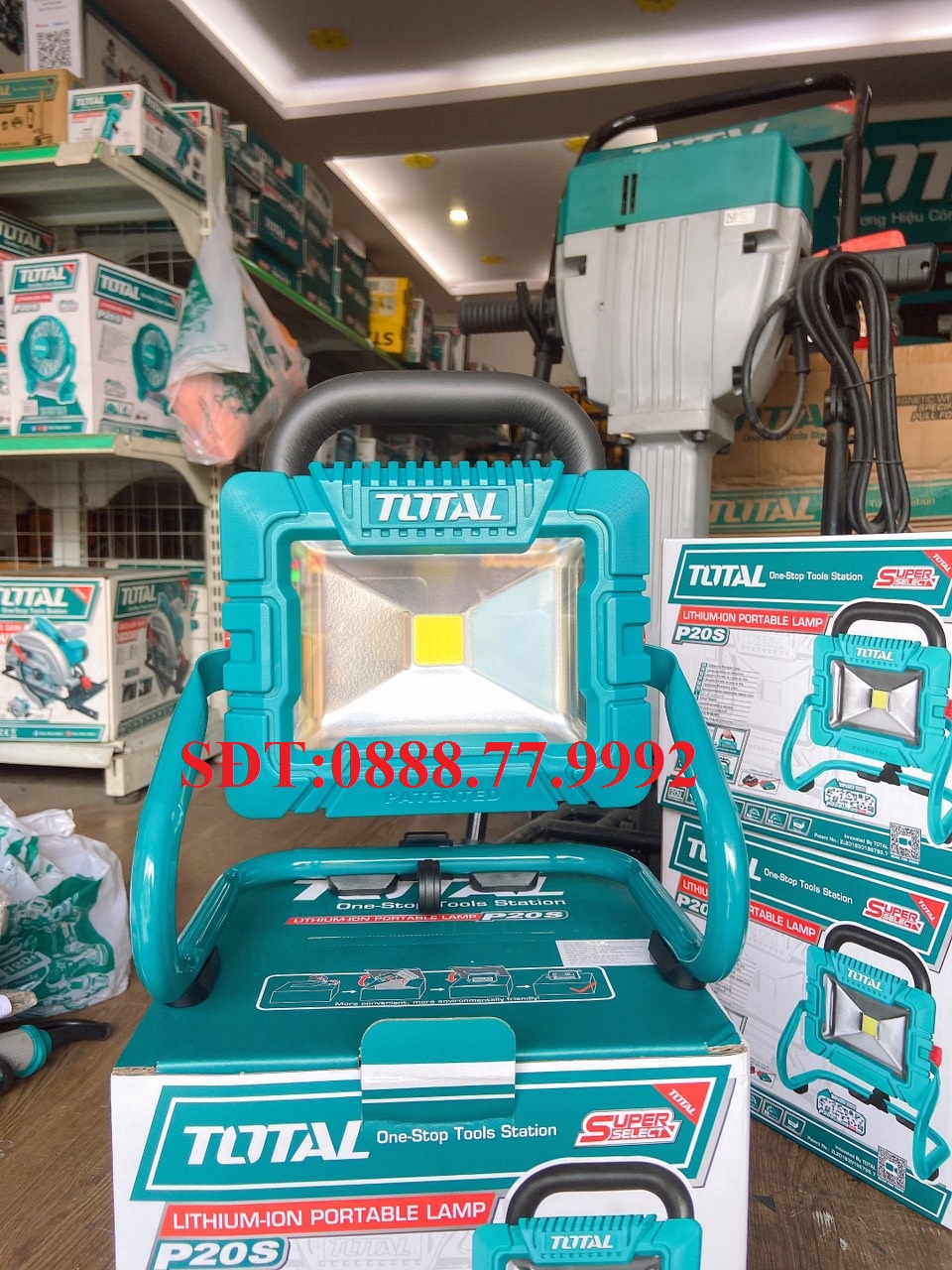 Đèn led làm việc dùng pin 20v total tfli2002 , công suất tản nhiệt 32w