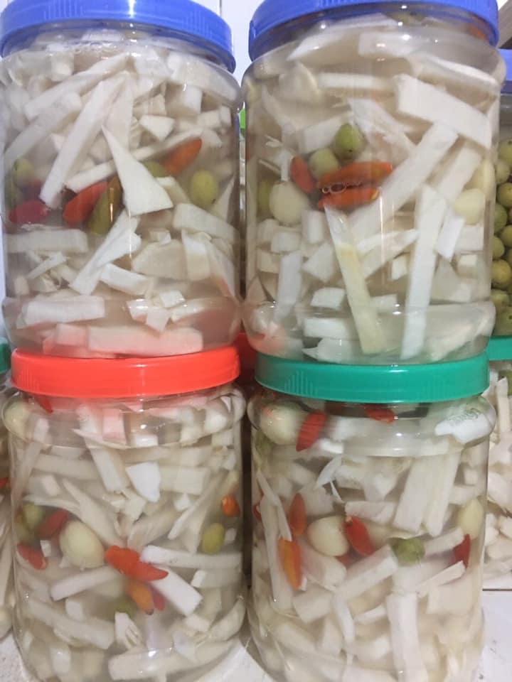 Măng tre ngâm ớt