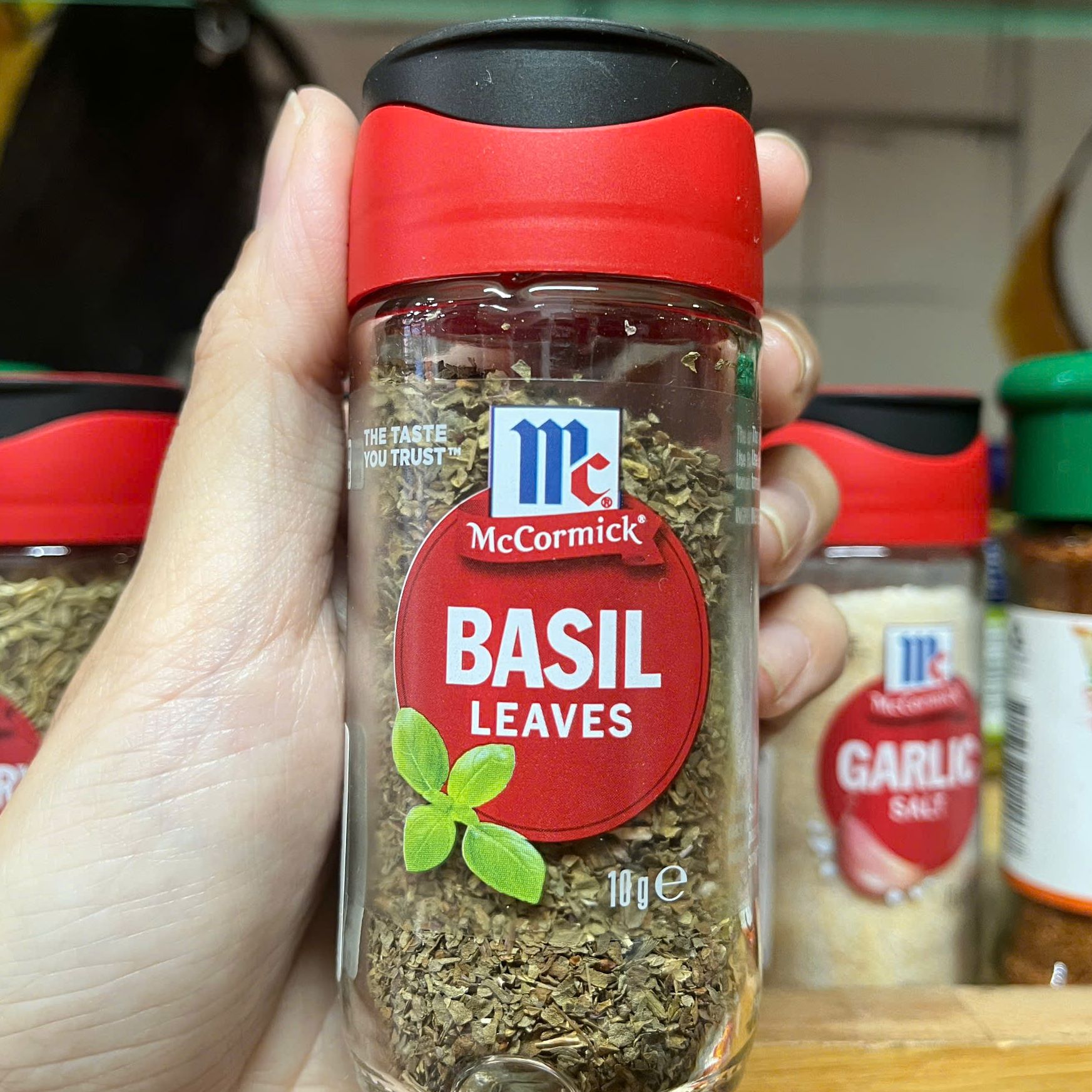 Lá Húng quế sấy khô Mccormick Basil leave 10g của Úc