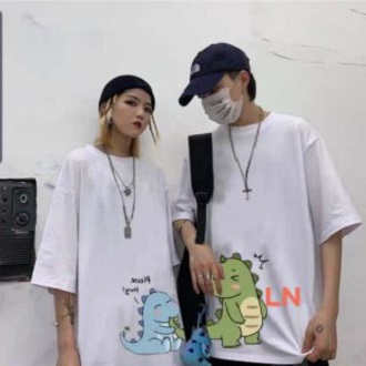 combo 2 áo in khủng long cắn đuôi áo thun tay lỡ áo đôi áo cặp