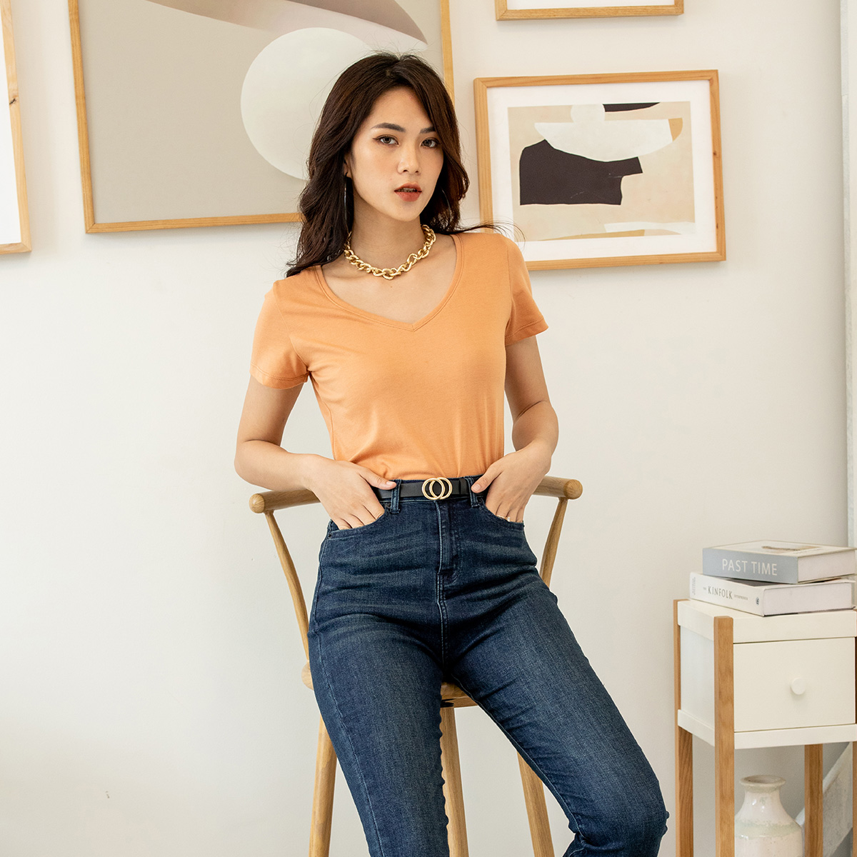 Áo thun cổ tim màu cam