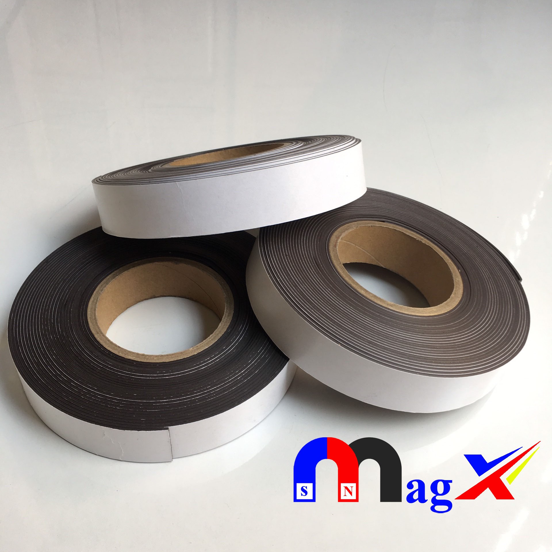 [HCM]Nam Châm Dẻo Làm Rèm Chống Côn Trùng Dài 10m x 3cm x 1.5mm - Có Phủ Lớp Băng Keo