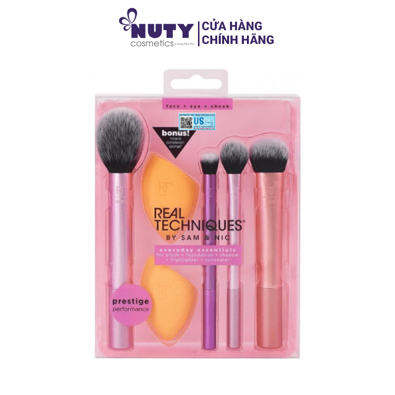 Bộ Cọ Real Techniques Everyday Essentials Plus With Bonus Miracle Complexion Sponge