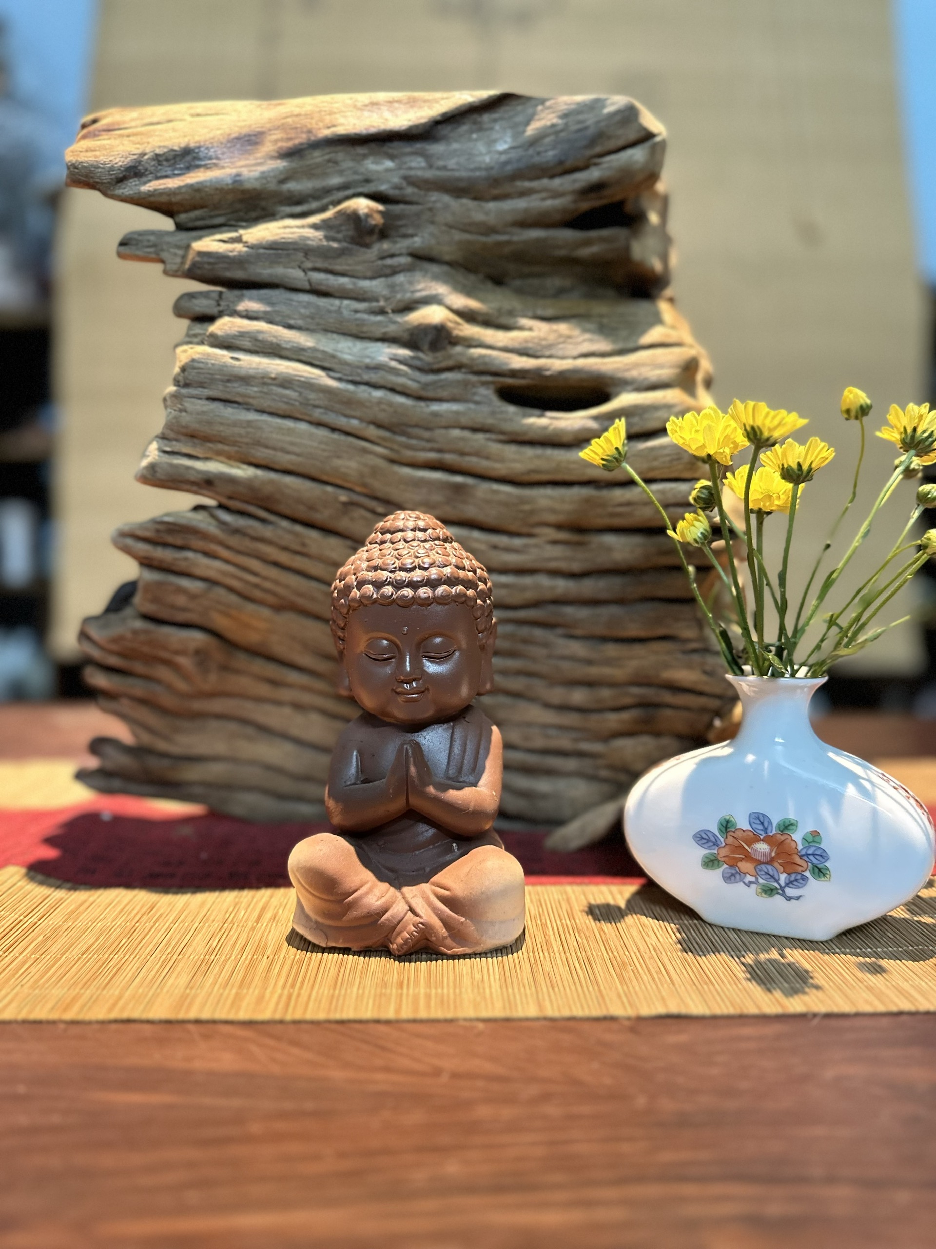 Đôn gỗ xá xị