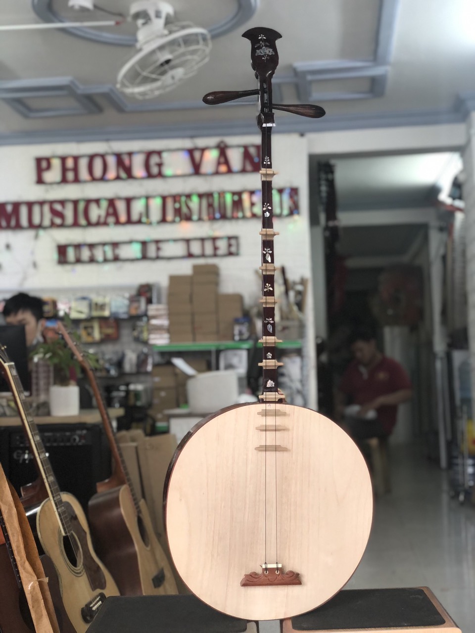 Đàn nguyệt gỗ hương khảm hoa