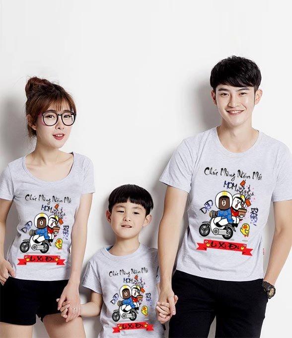 Áo thun gia đình - Mẫu Lì xì đi, Thời trang gia đình, Áo thun Tết, Áo gia đình Tết, Áo thun cặp đôi mẫu Tết, Áo gia đình giá rẻ, Áo thun gia đình 2020, Áo gia đình in hình đẹp, Áo thun gia đình mới nhất, Đồng phục gia đình, Set Áo gia đình