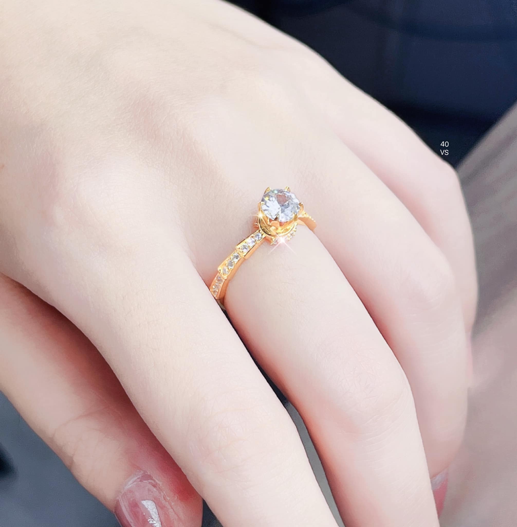 Nhẫn xoắn nữ vàng tây đính đá MS42