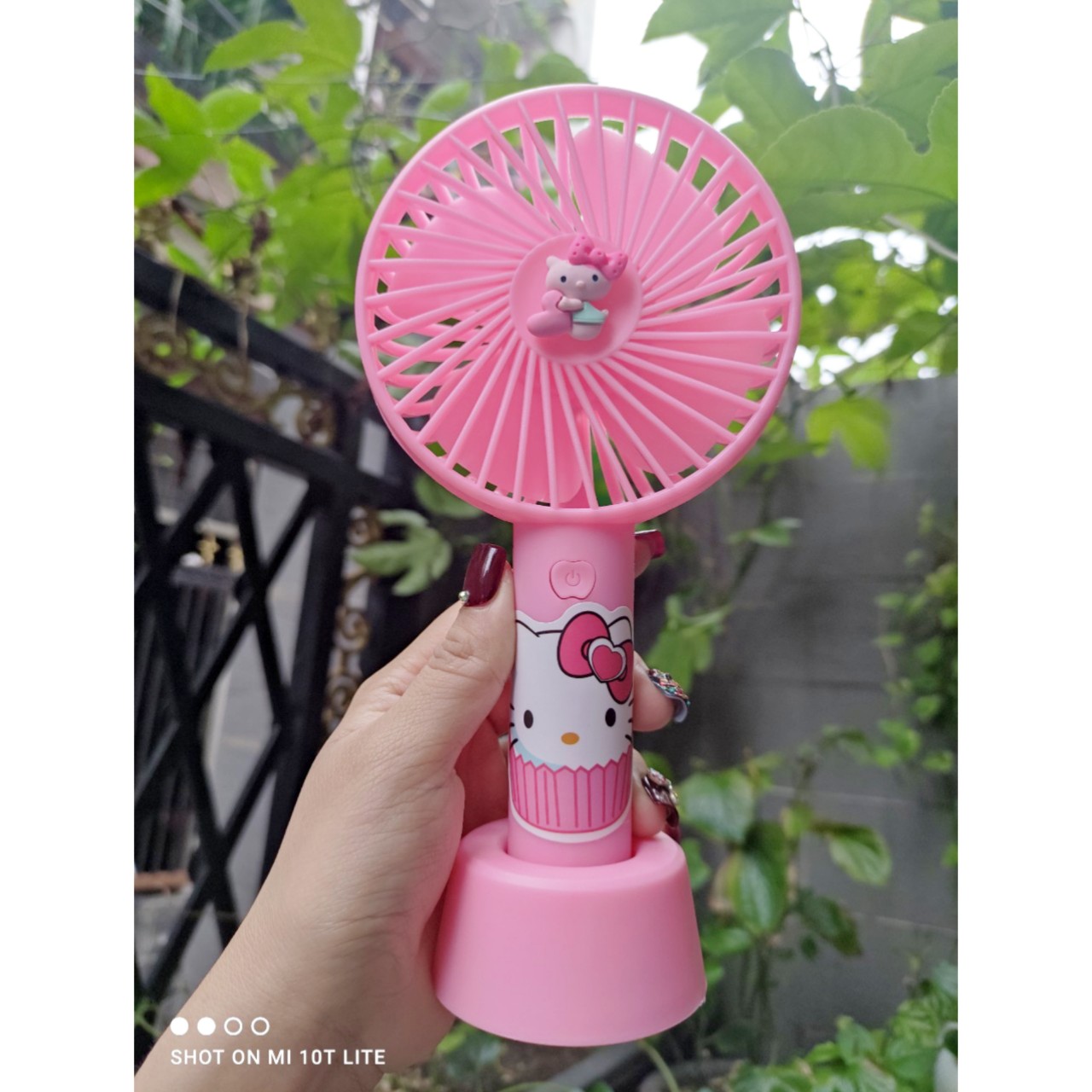 Quạt tích điện cầm tay hello kitty