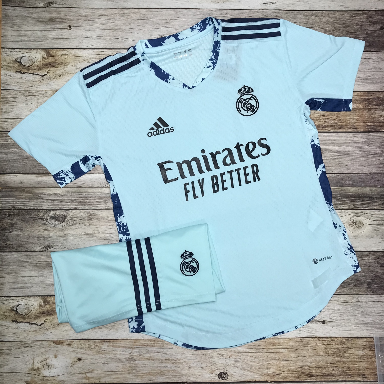 Áo Bóng Đá CLB Real Madrid-Mẫu Mới -vải gai Thái Cao Cấp