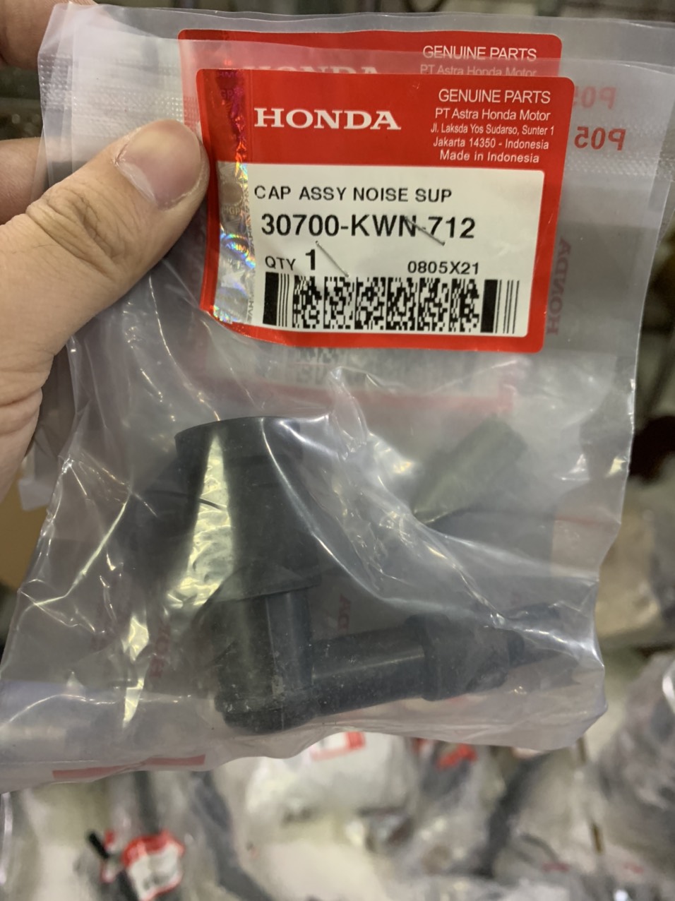 Chụp bugi Vario Click hàng nhập chính hãng Honda