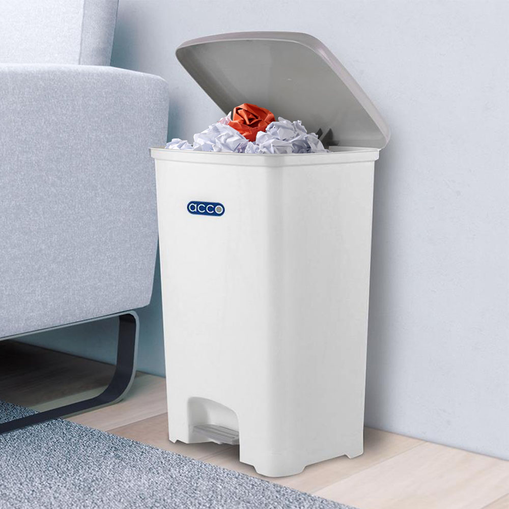 HomeBase ACCO Thùng rác bằng nhựa hình vuông có bàn đạp CHIC329 42L Thái