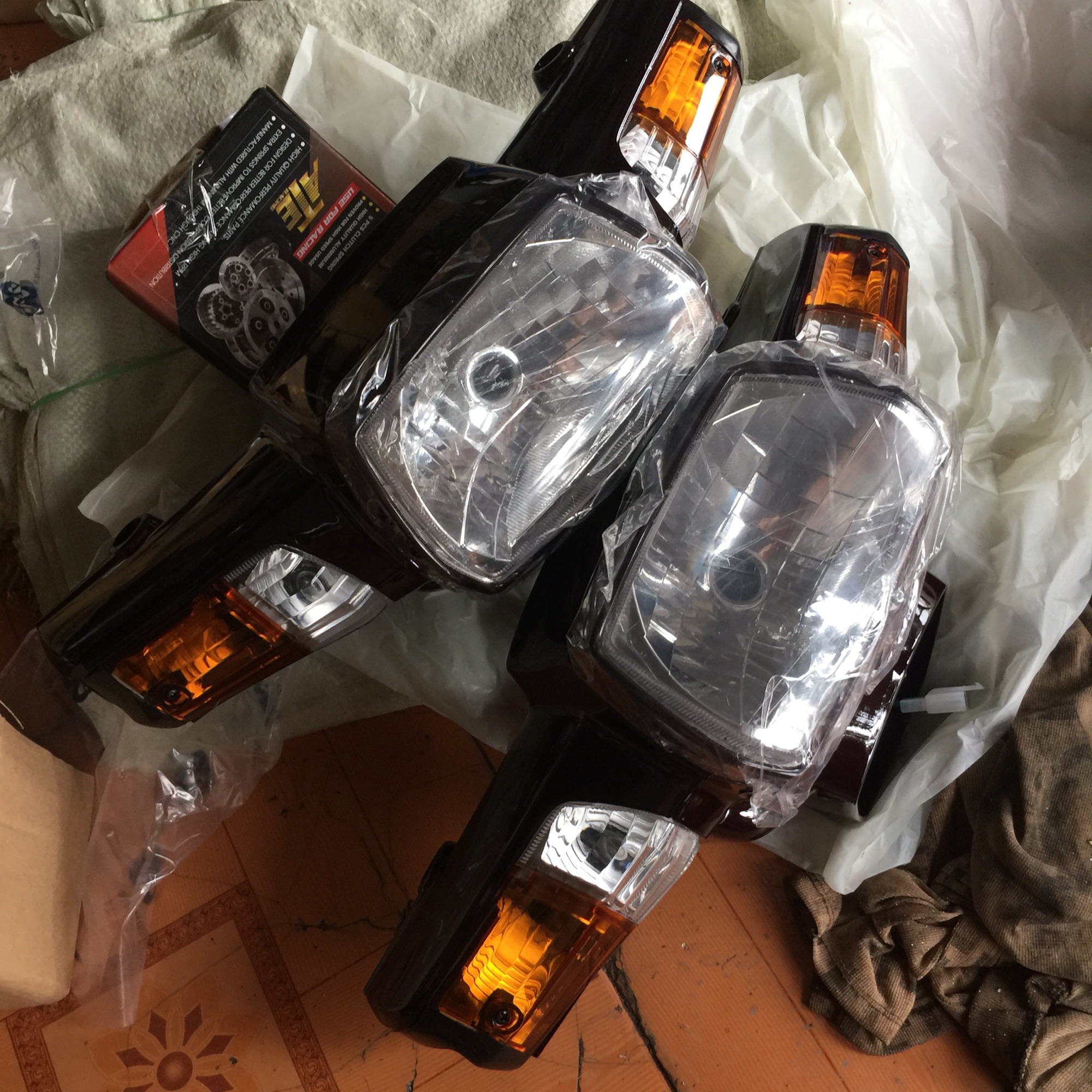 Bộ đầu đèn xe Dream đầu bằng kiểu pha việt