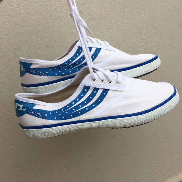 Giày bata tàu huyền thoại đế đen loại 1