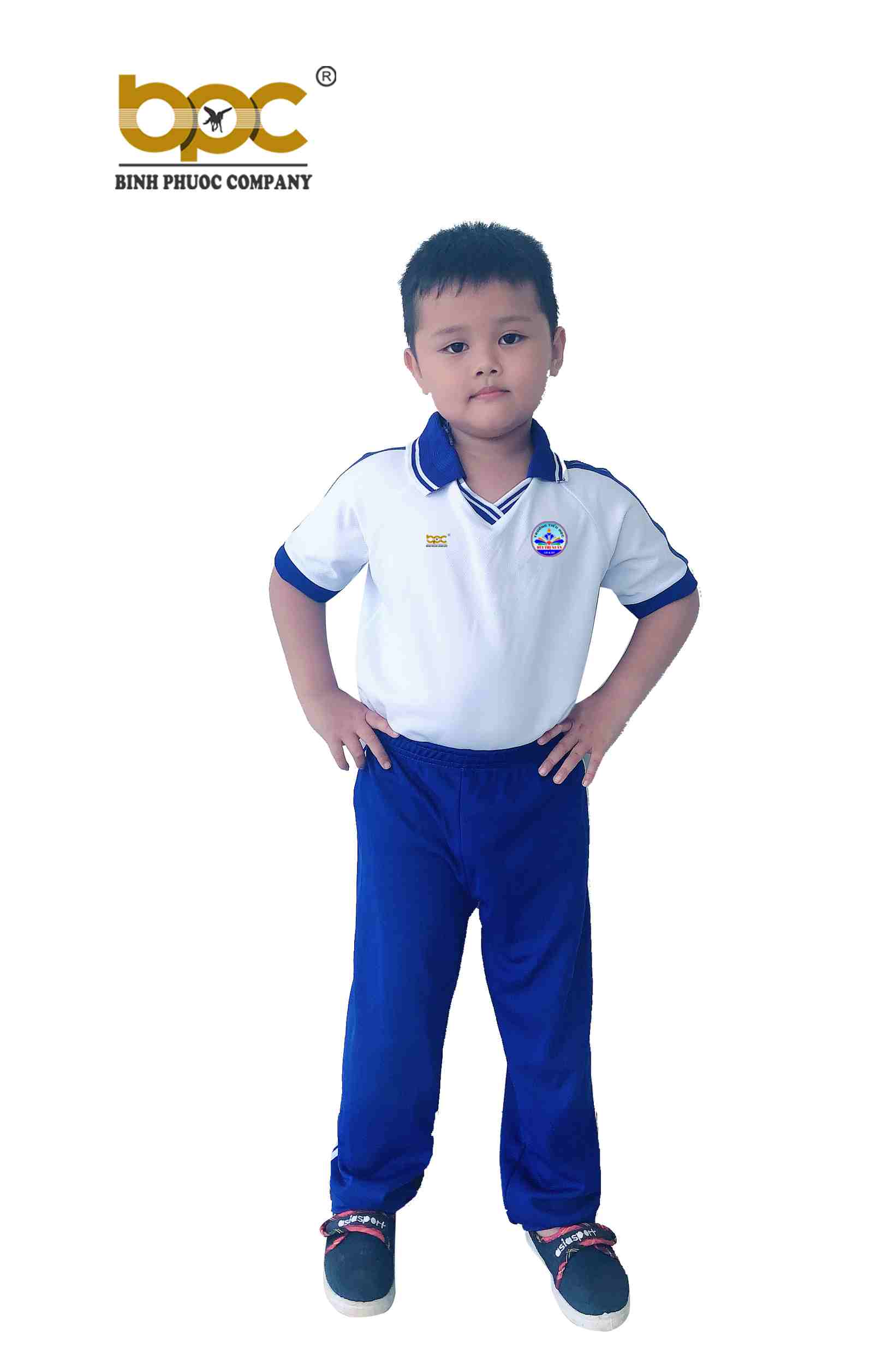 Bộ thể dục học sinh tiểu học, áo màu trắng cổ bích và quần thun bích chạy sọc trắng, đồ thể thao học sinh.
