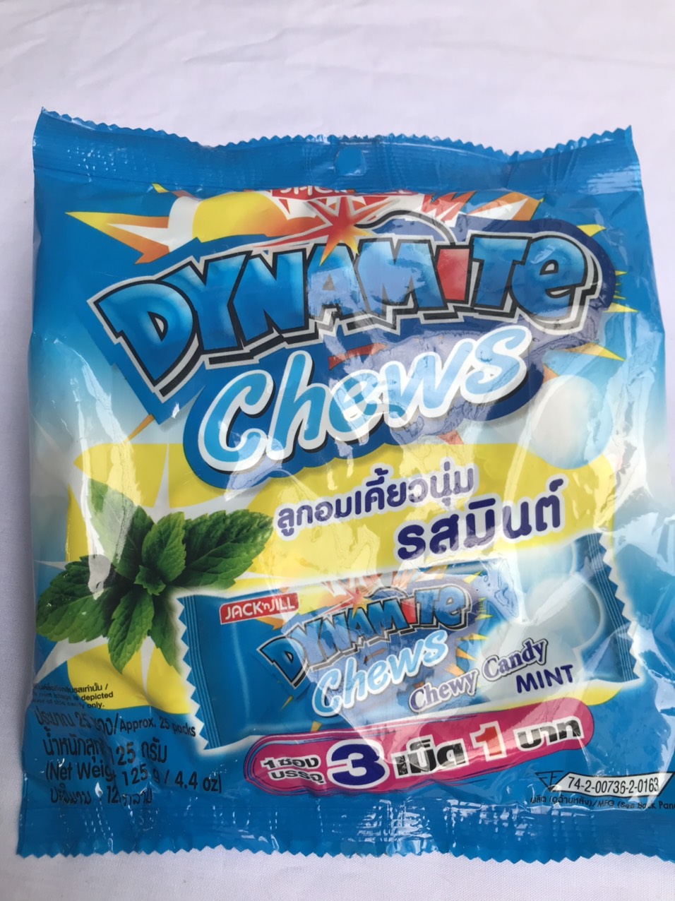 Kẹo Nhai xanh hương Bạc Hà 3 viên Dynamite Chews Mint Candy Gói 125g