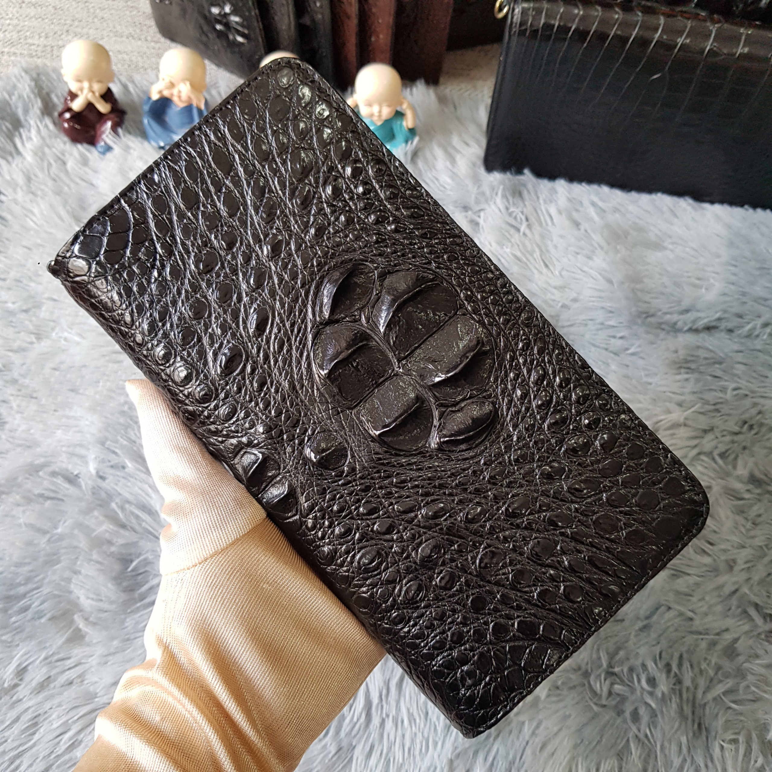 Ví cầm tay cá sấu nữ/nam | ví clutch da cá sấu gù to một khóa | màu đen | bảo hành 24 tháng.