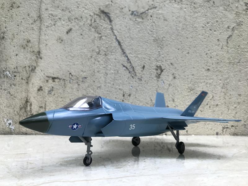 Mô hình Máy báy Tiêm kich F-35 1:72-ABS