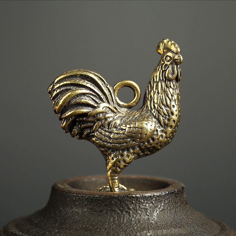 Tượng Nhỏ Phong Thủy Bằng Đồng Kiểu Dáng Con Gà Trống (Kích Thước: 2.6 x 3.4cm)