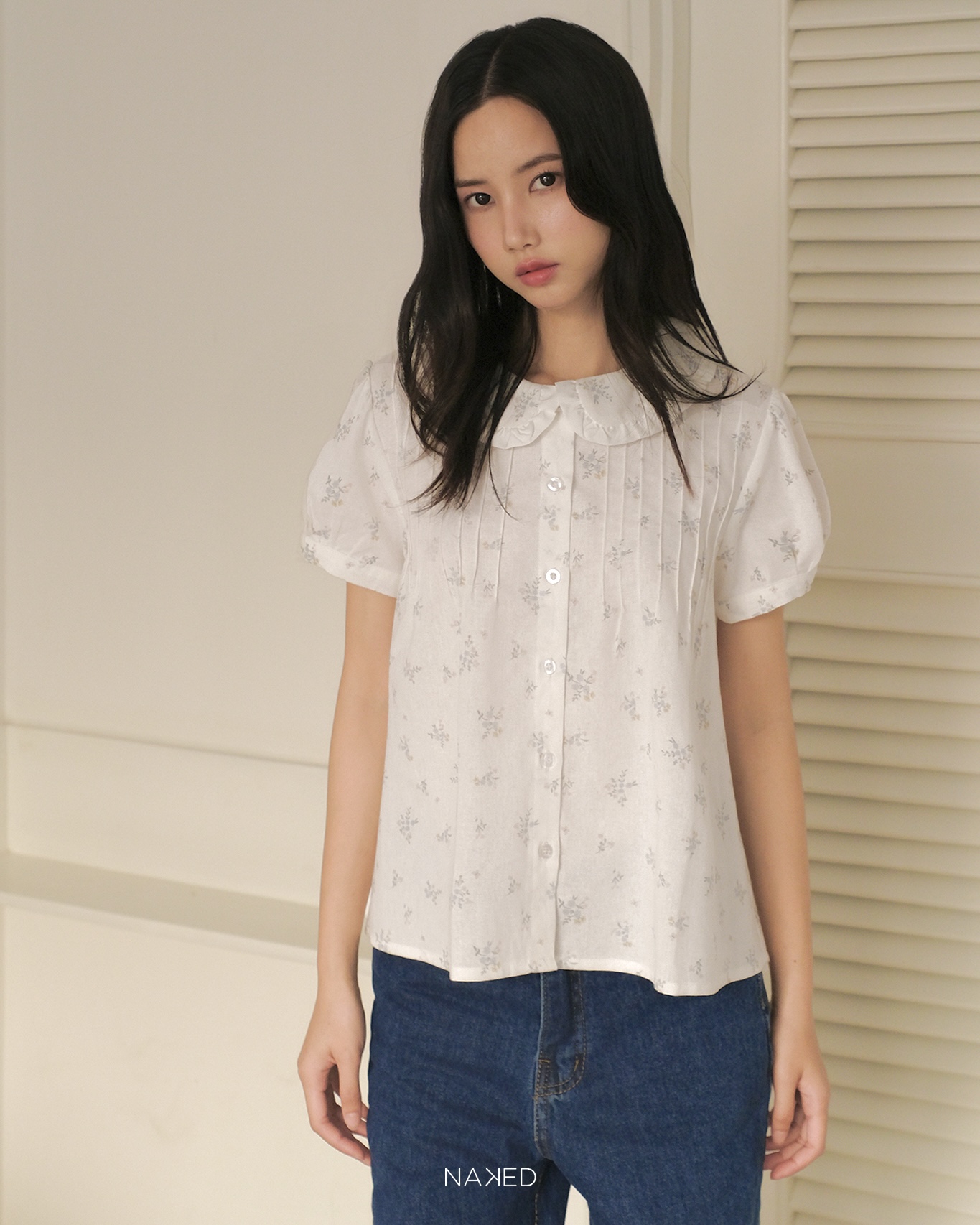 Áo cộc tay cổ sen naked by v - dolly blouse