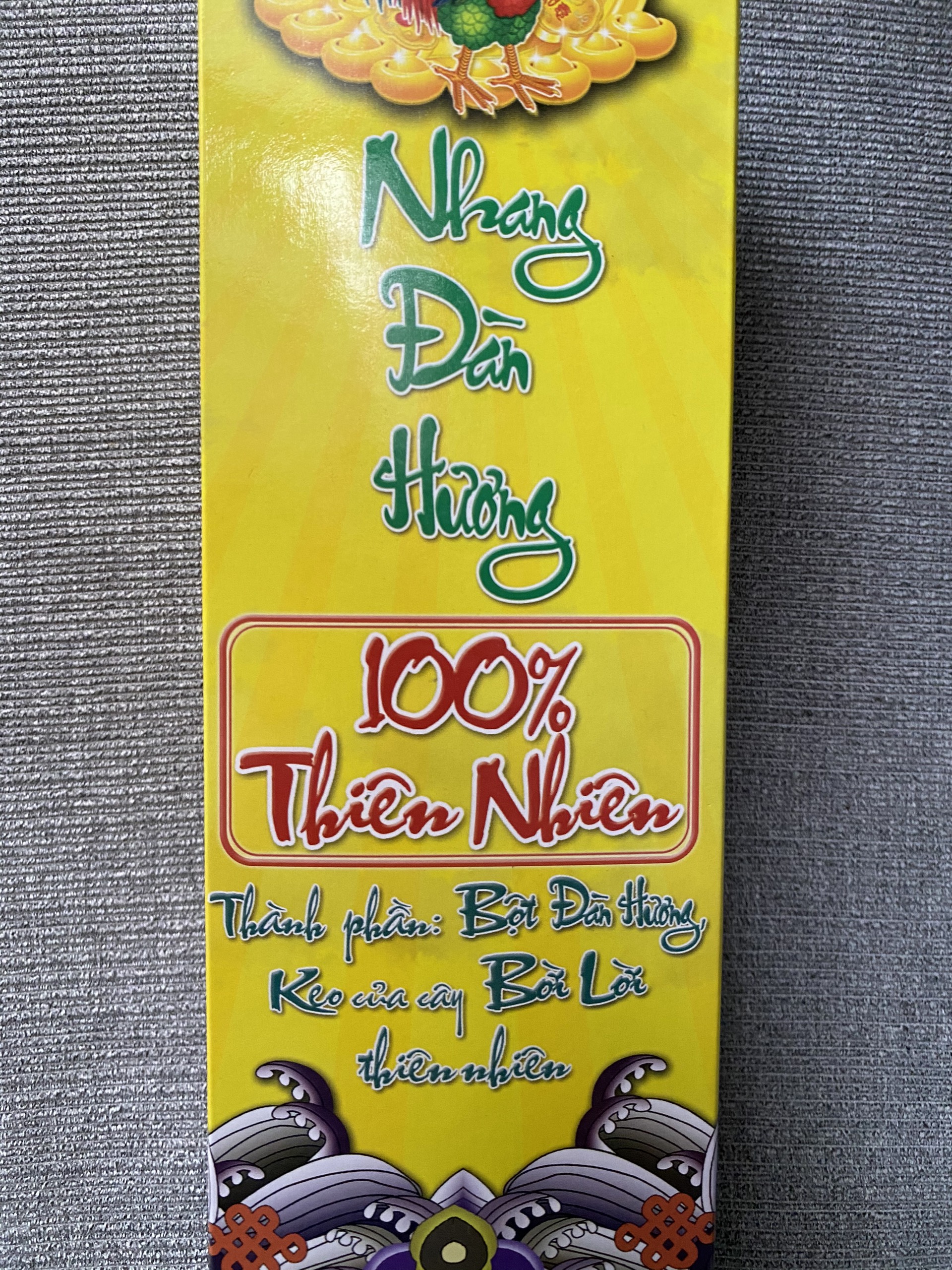 Nhang Đàn Hương tam giác lớn 380 cây - 36cm - Logo con Gà , Hộp Màu Vàng[ Chính Hãng Tường Thịnh ]