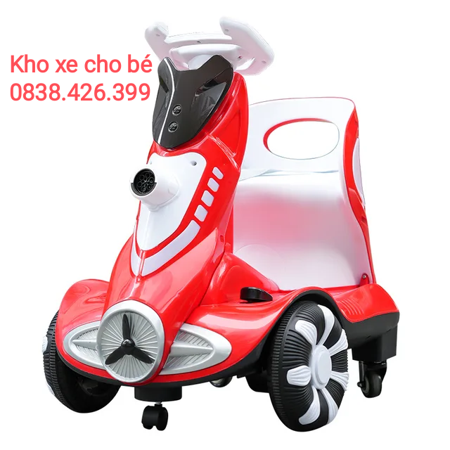Xe điện cân bằng 5 bánh có điều khiển nhạc đèn ghế ngồi to rộng có máy làm bong bòng phía trước