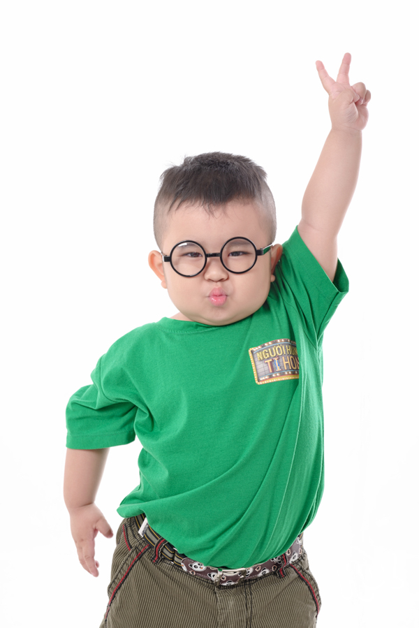 [HCM]Mắt kính trẻ em thời trang mắt kính trẻ em cho bé trai mắt kính trẻ em bé gái – Tặng bao da và khăn lau