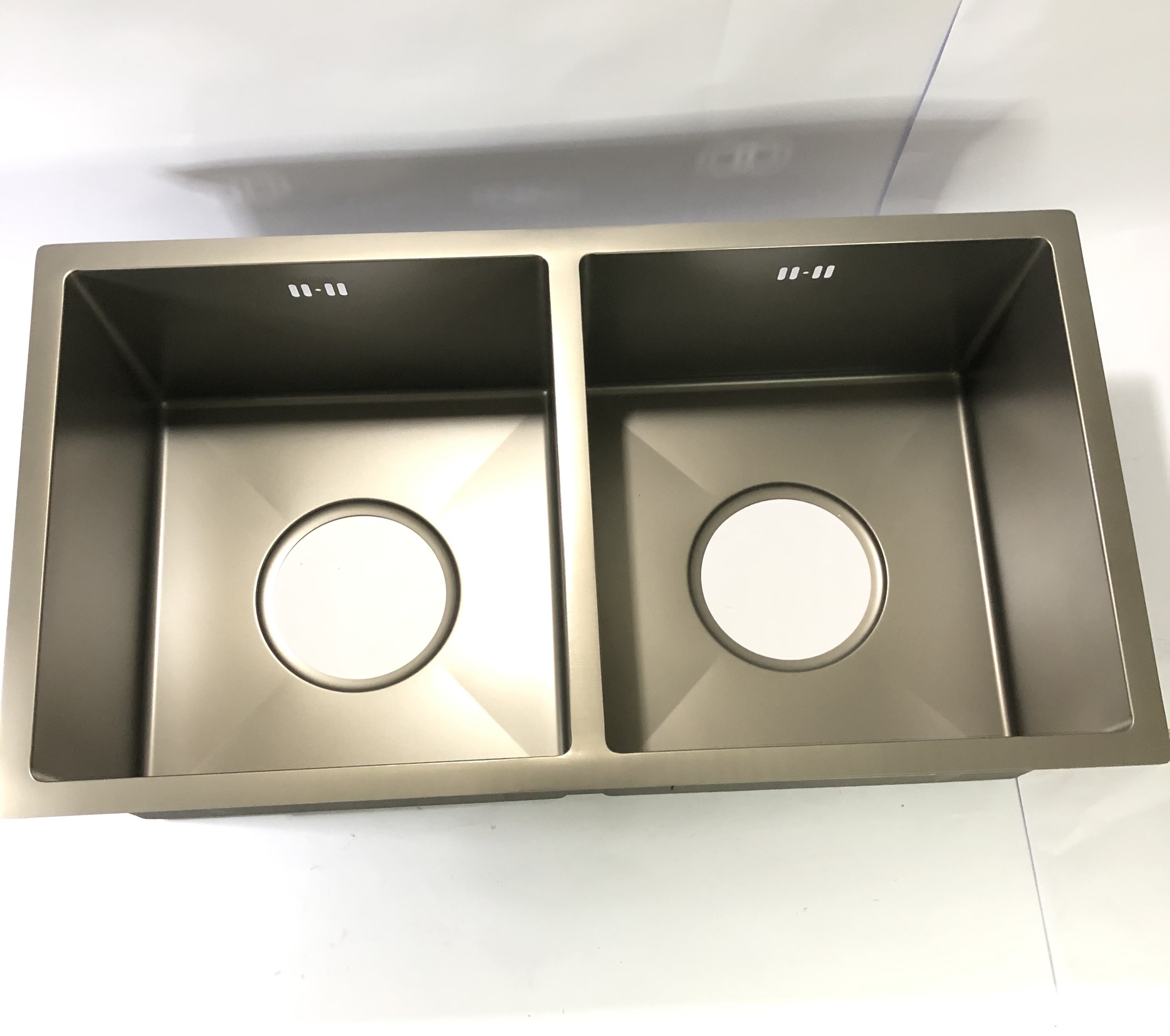 Chậu rửa bát Inox 304 phủ nano Daewon DC8545 (850x450x250mm)