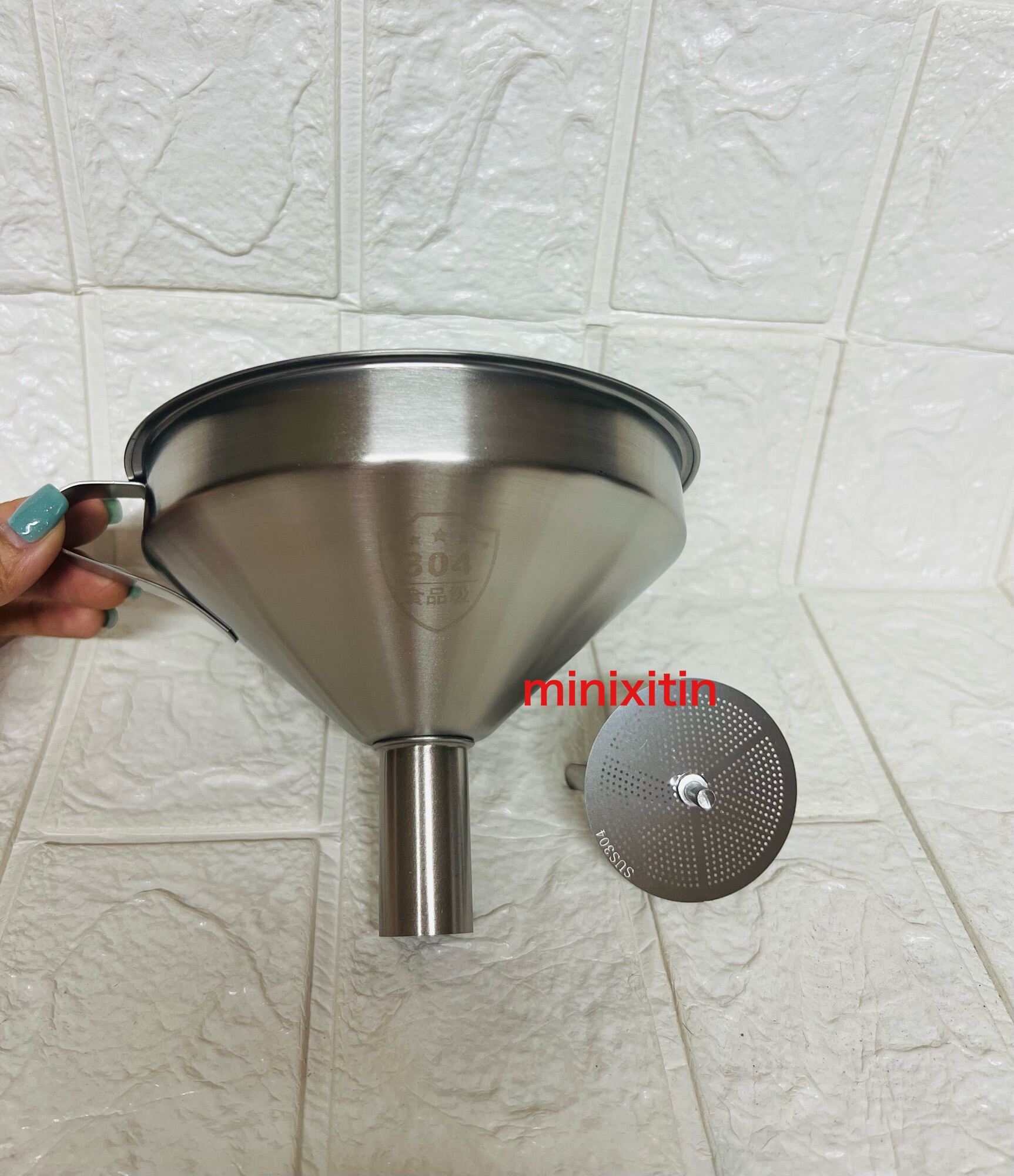 Phễu , quặn inox 304 có lưới lọc cao cấp