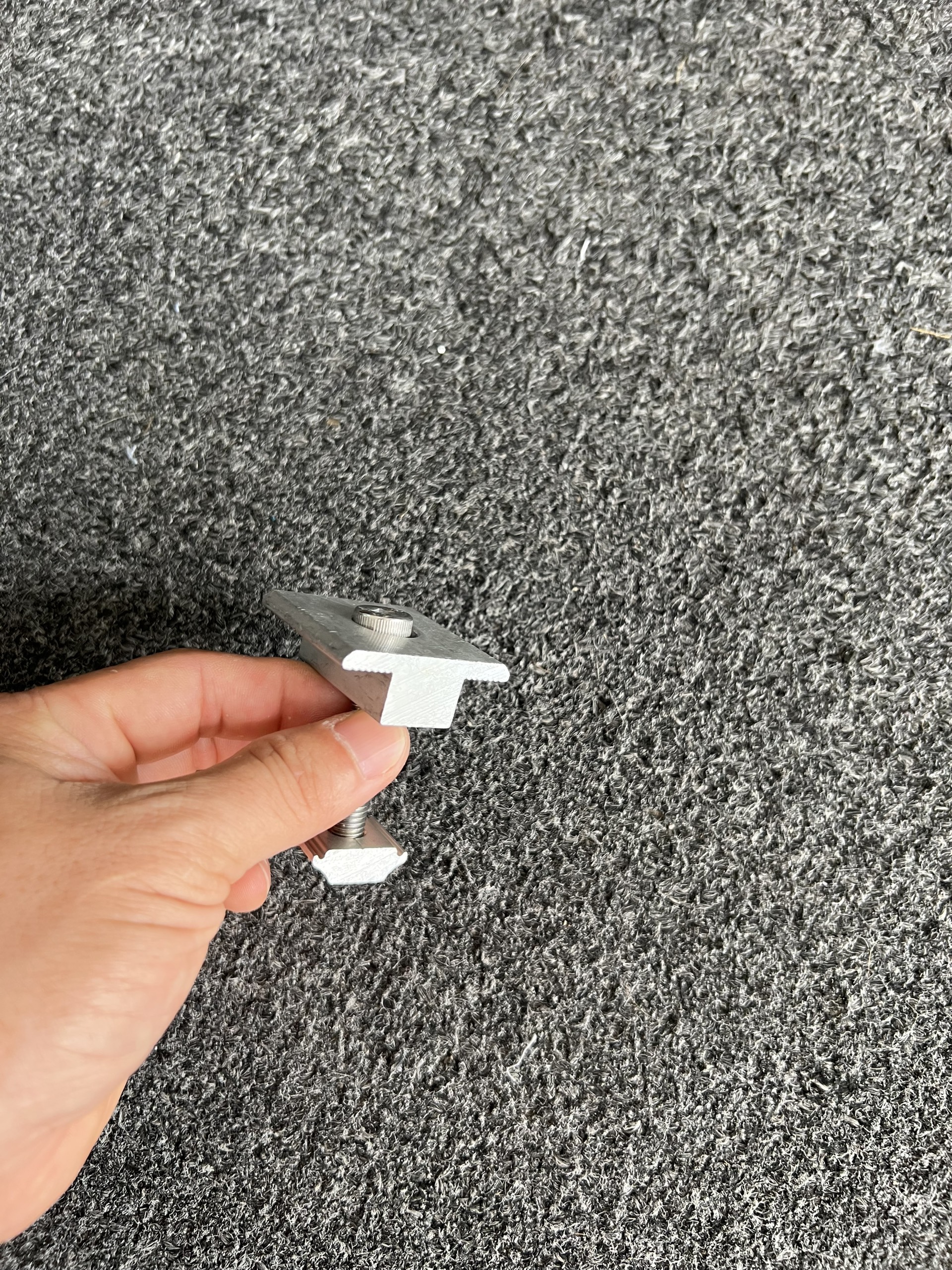 [HCM]Kẹp giữa chữ T cho tấm pin năng lượng mặt trời