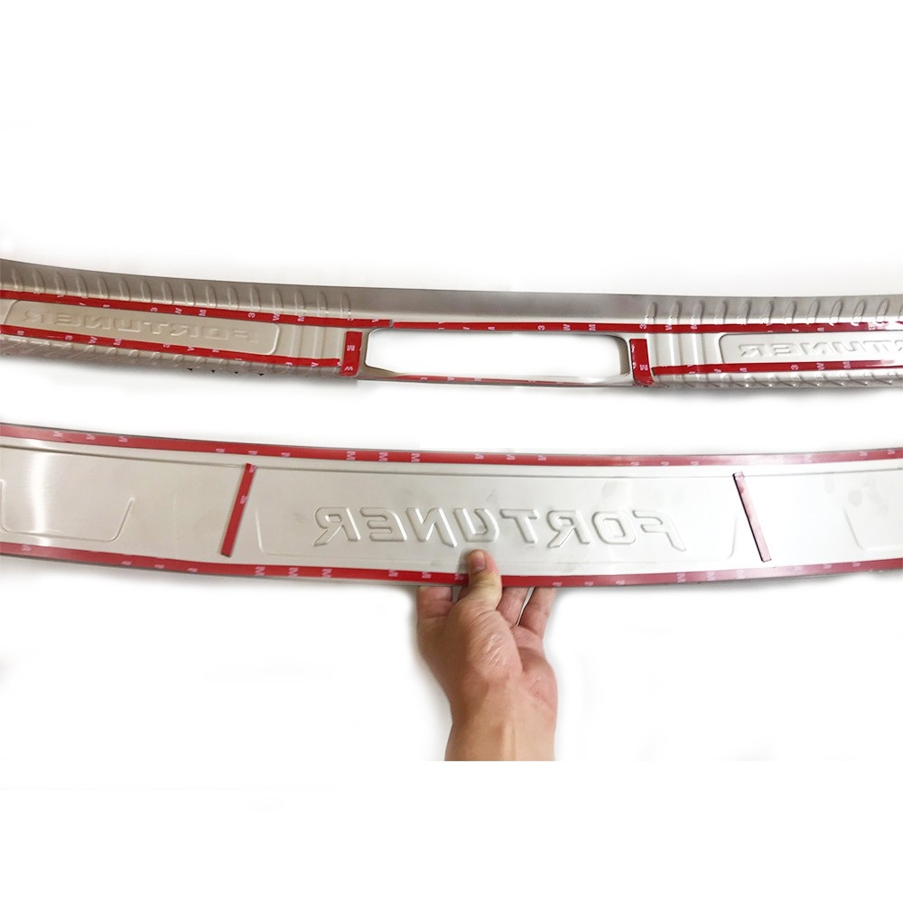 Bộ ốp chống trầy cốp trong + ngoài xe Toyota Fortuner 2017-2023, chất liệu Inox