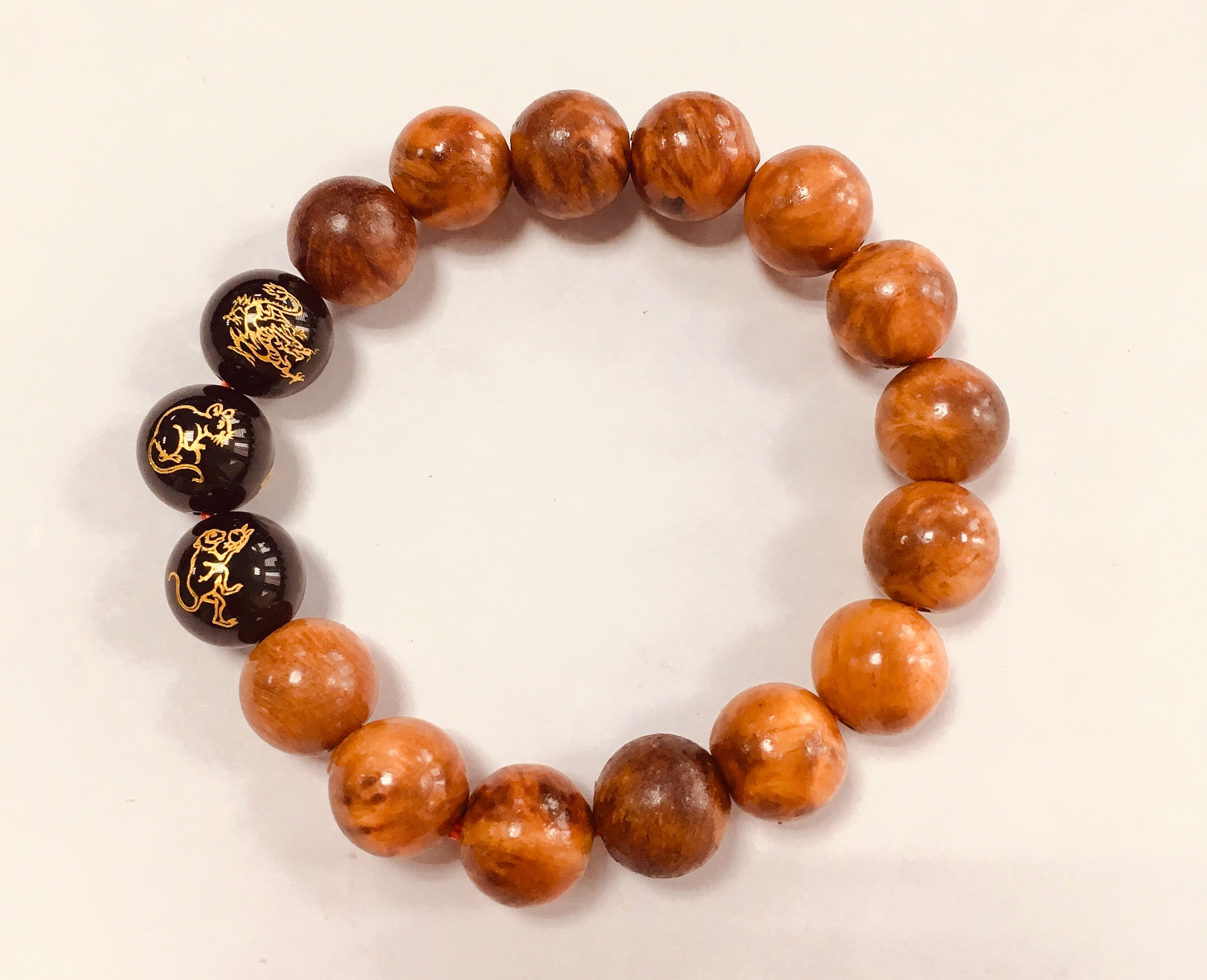 Vòng tay tam hợp quý nhân Thân Tý Thìn  gỗ huyết long 10 ly