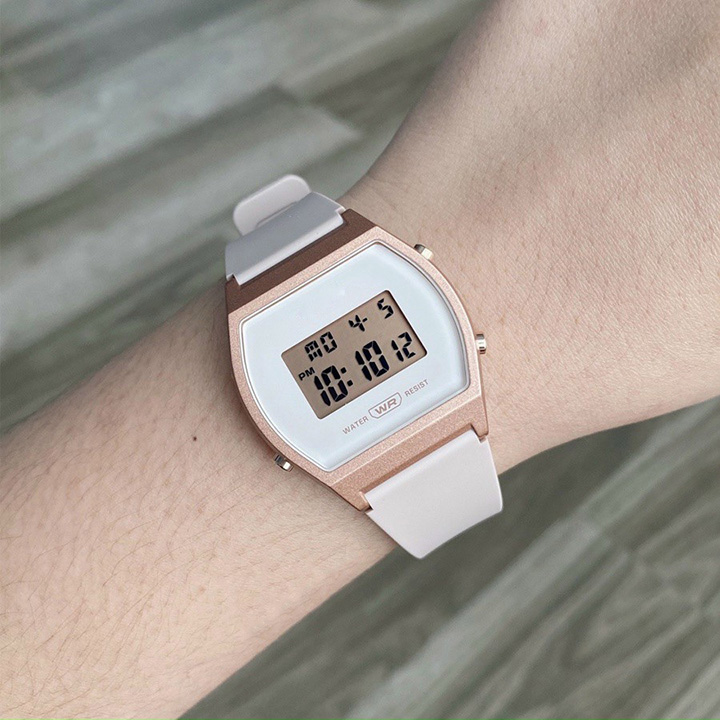 Đồng hồ nữ casio B640 thời trang nhỏ gọn, dây cao su mệm mịn dễ chịu khi đeo