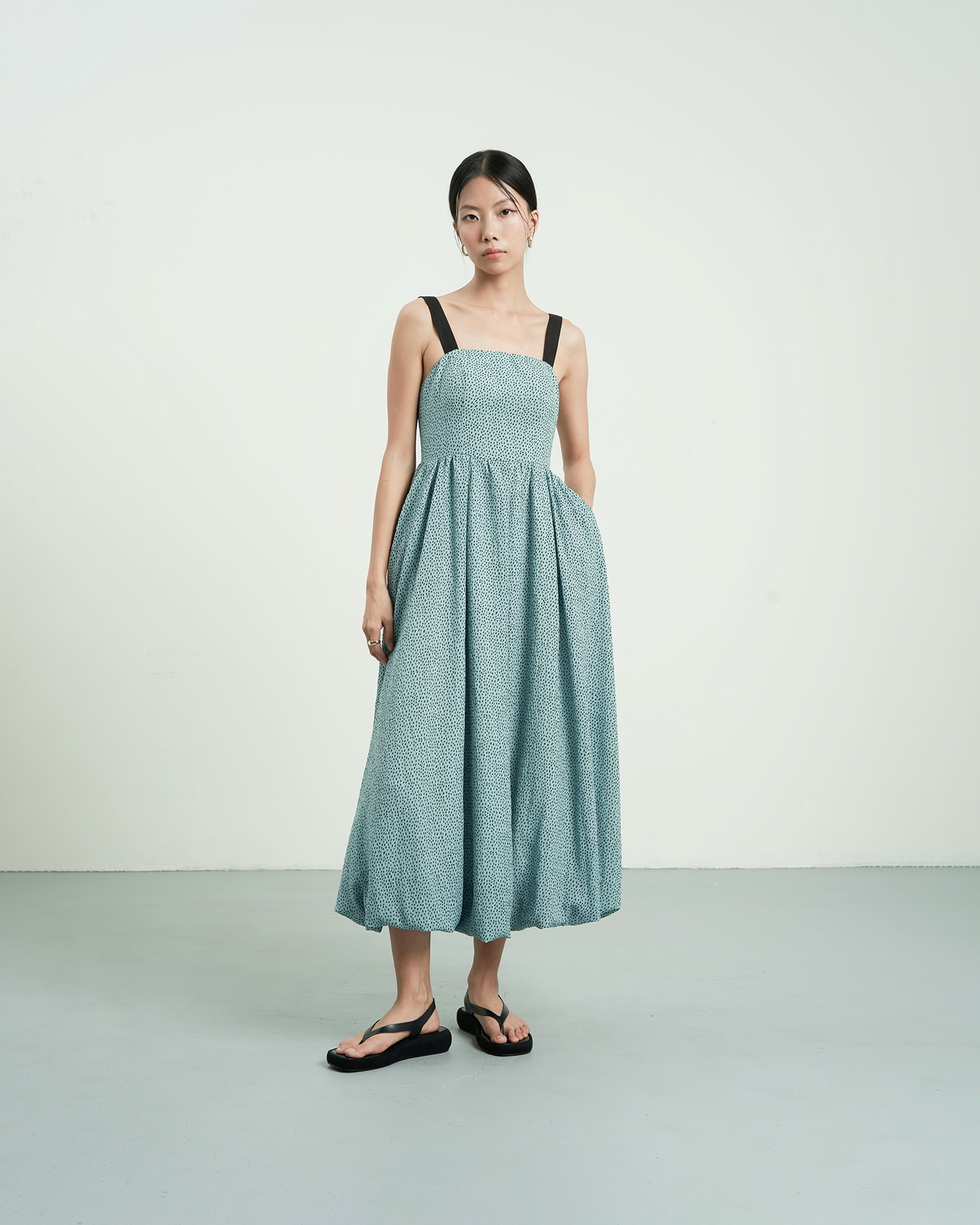 Đầm astrid chấm bi hai dây tùng bí khâu by cq