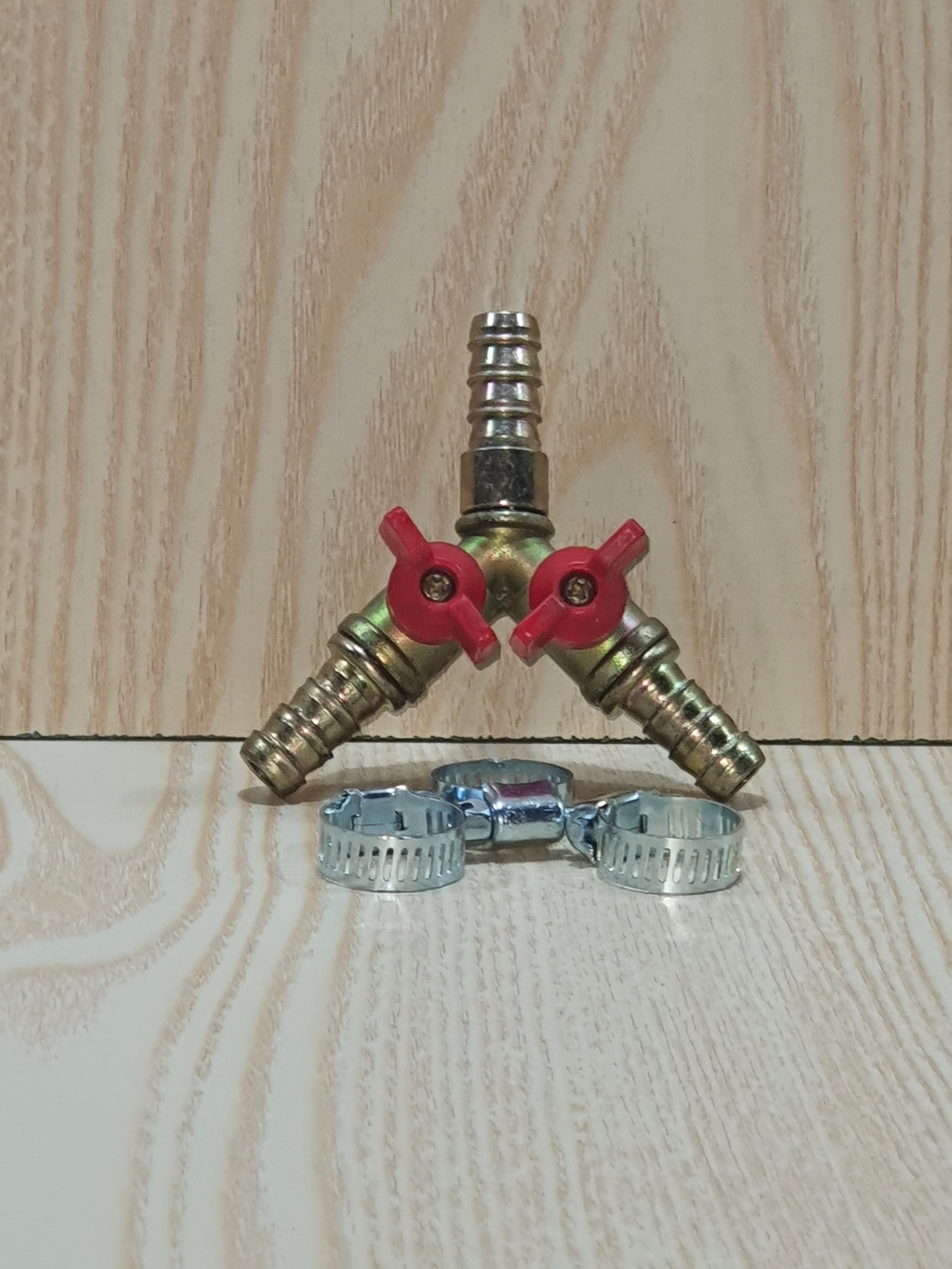 Chia gas chữ y có khóa