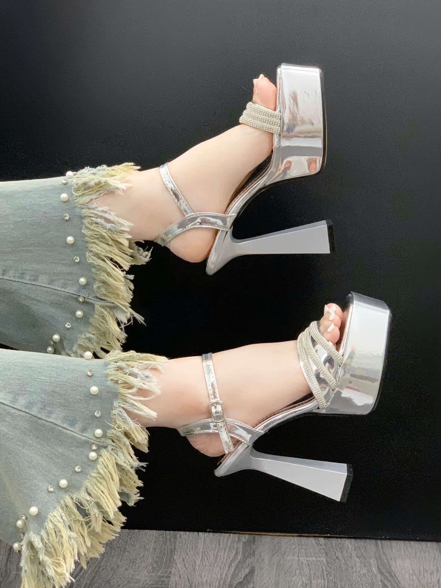 GIÀY SANDAL ĐẾ ĐÚP CAO 14CM , ĐÚP TRƯỚC CAO 5CM , QUAI ĐÍNH XOÀN - 3