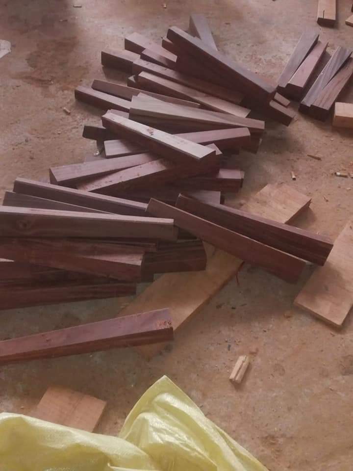 Dùi đục gỗ nghiến