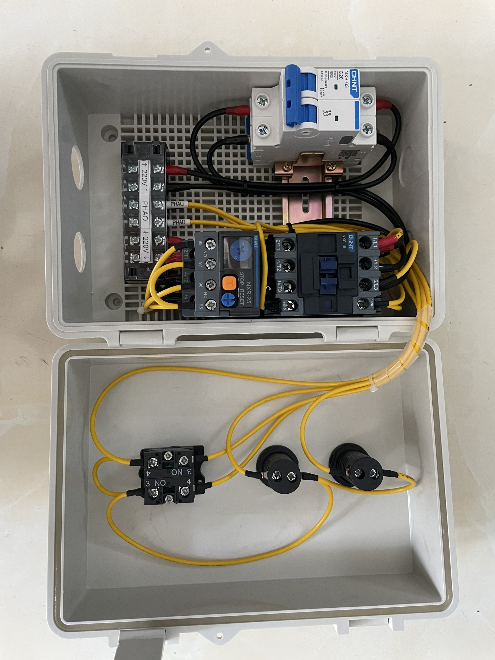 Tủ điện điều khiển bơm nước sử dụng phao dưới 3hp