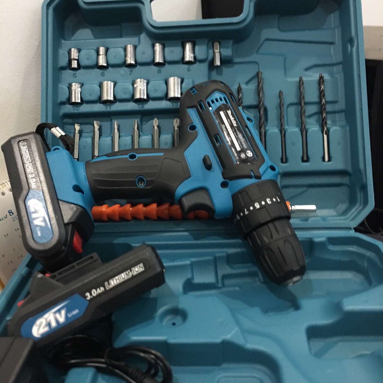 Máy khoan pin makita 21v, máy bắt vít, may khoan pin có phụ kiện- tặng bộ mũi khoan