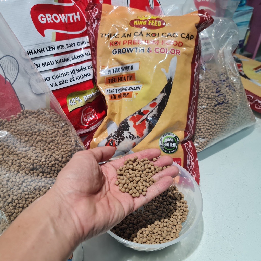 Cám king feed grow & color đạm cao 45% tăng màu với công thức dòng mới cao cấp kingfeed cá koi