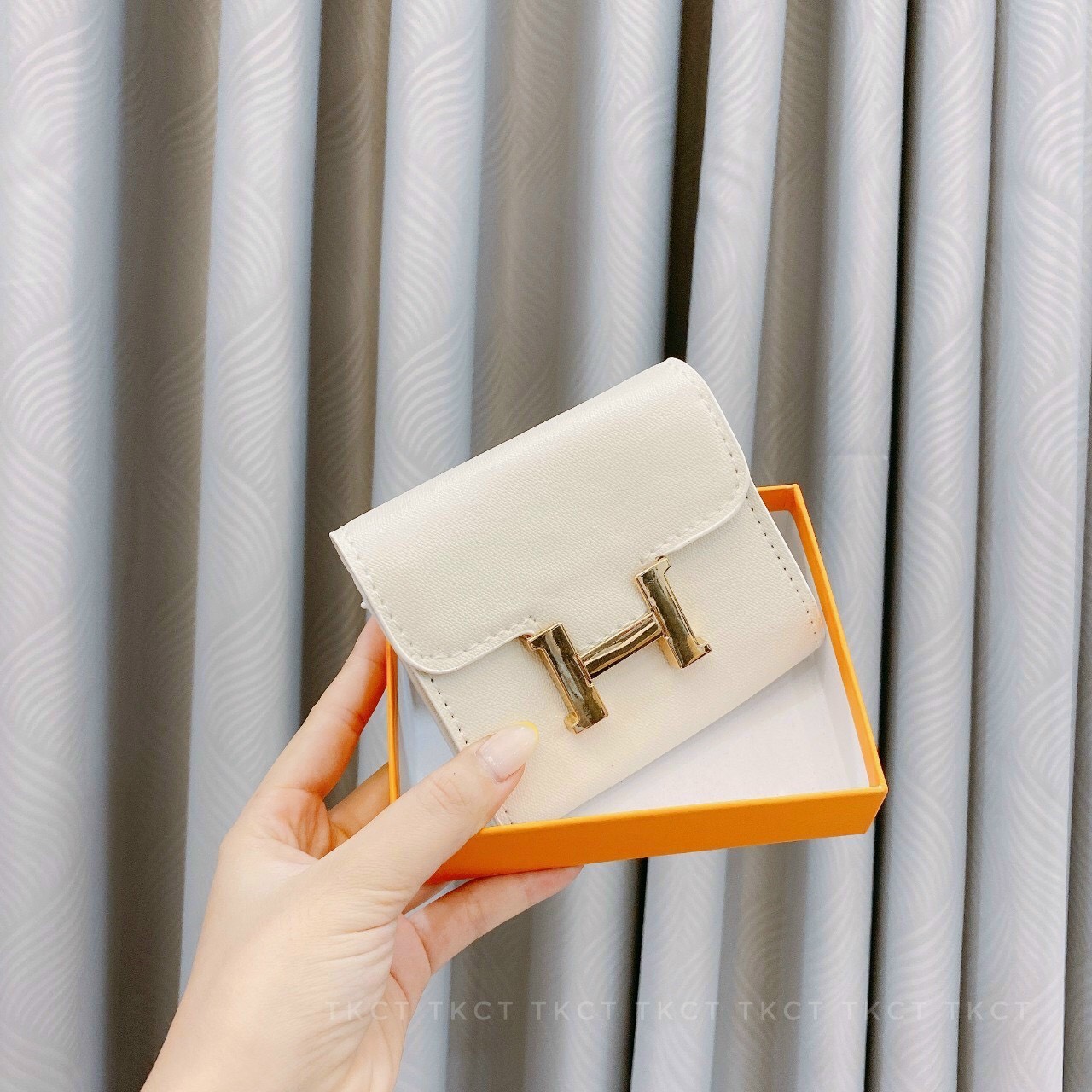 [HCM]VÍ CẦM TAY MINI CHỮ H -TUIGV