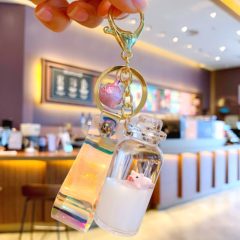 Móc khoá dạng bình nước heo siêu lung linh đủ màu sắc hottrend