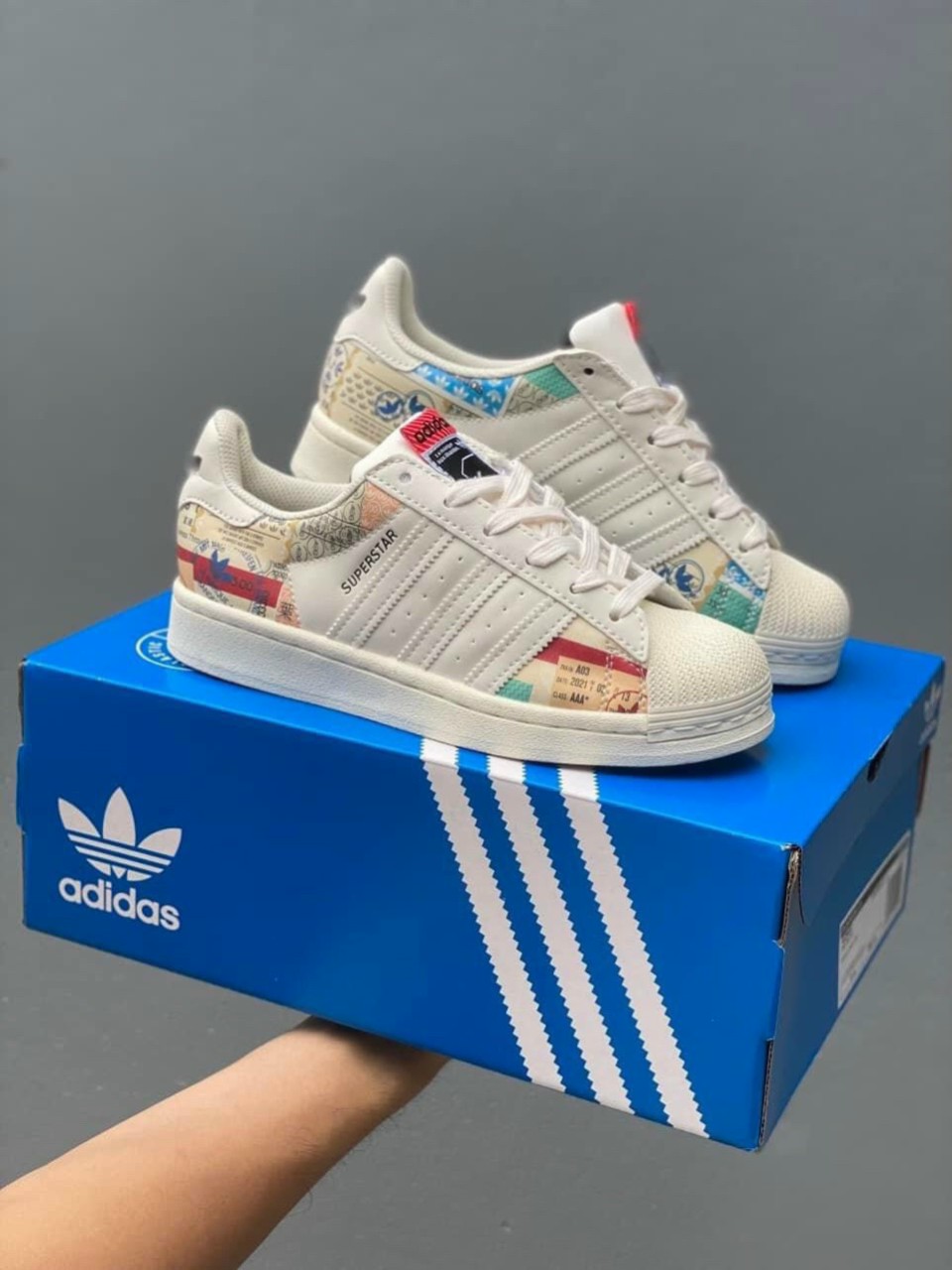 Giày thể thao sneakers mẫu mới hót trend