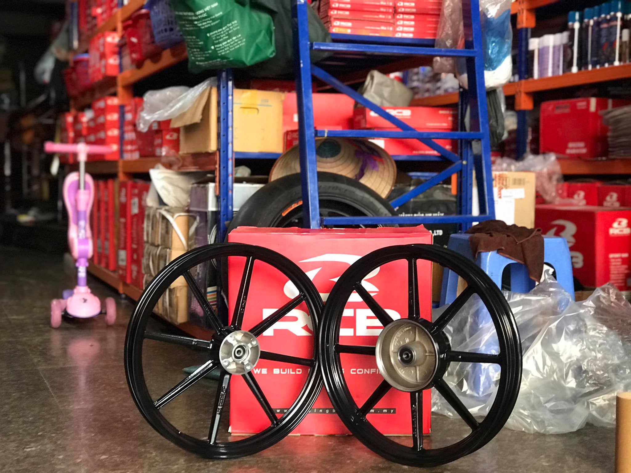 Mâm 8 cây RCB gắn Exciter 4 số, Sirius, Jupiter Black