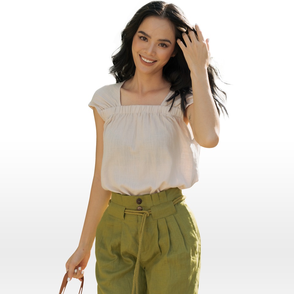 Áo kiểu cổ vuông linen kem chu du phố