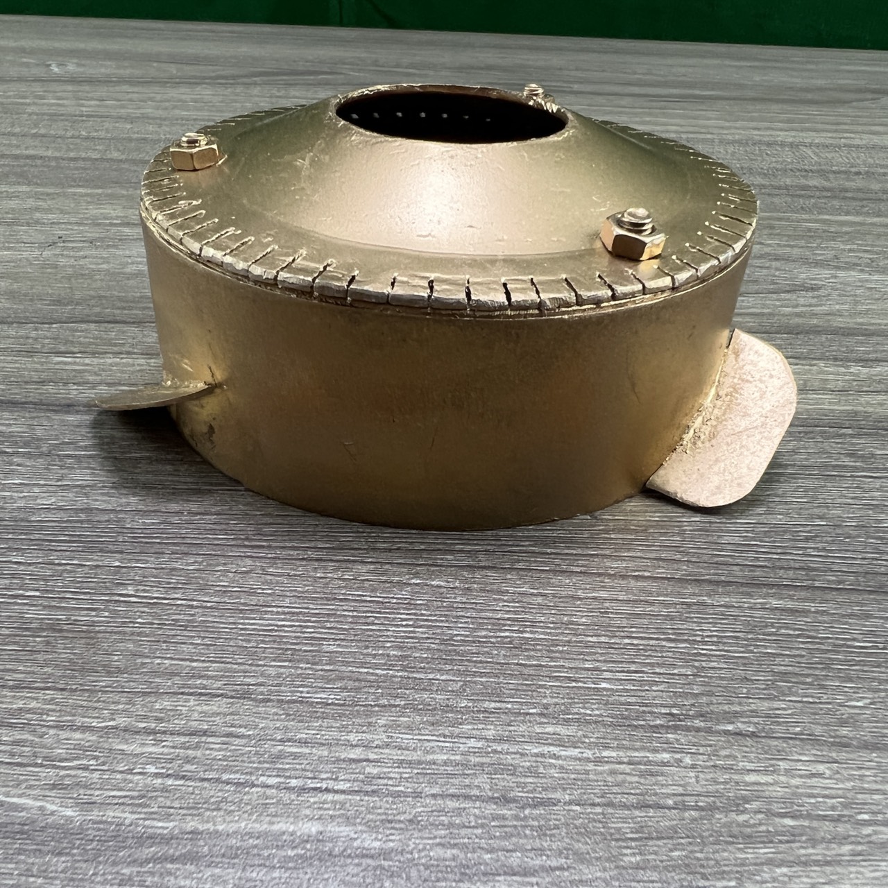 Chén đường tạo tơ bay lên của máy làm kẹo bông gòn
